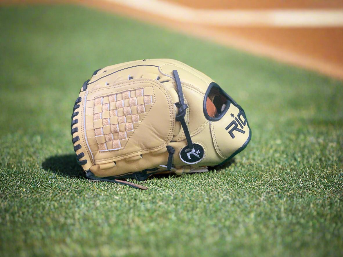 12 inch Flash Glove, left hand thrower, cream, black laces, binding, and welting, A closed web style.