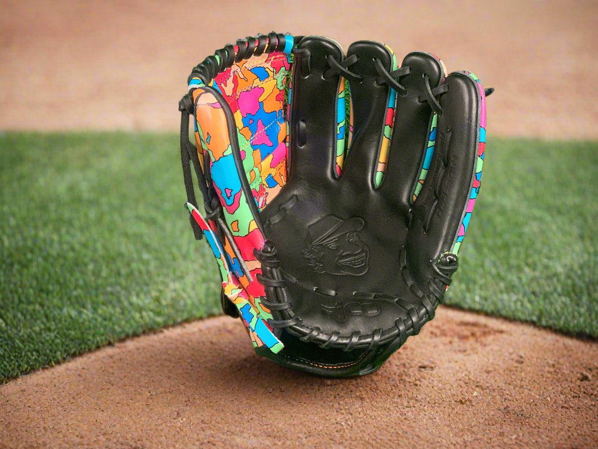 11.75 inch Limited Edition Rico X @1hunna_g, right hand thrower, closed L web, smooth kip leather.